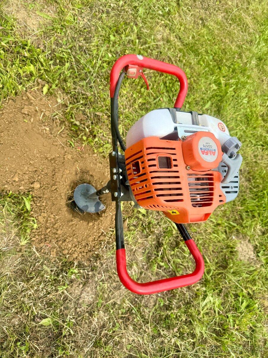 Motorový zemný vrták